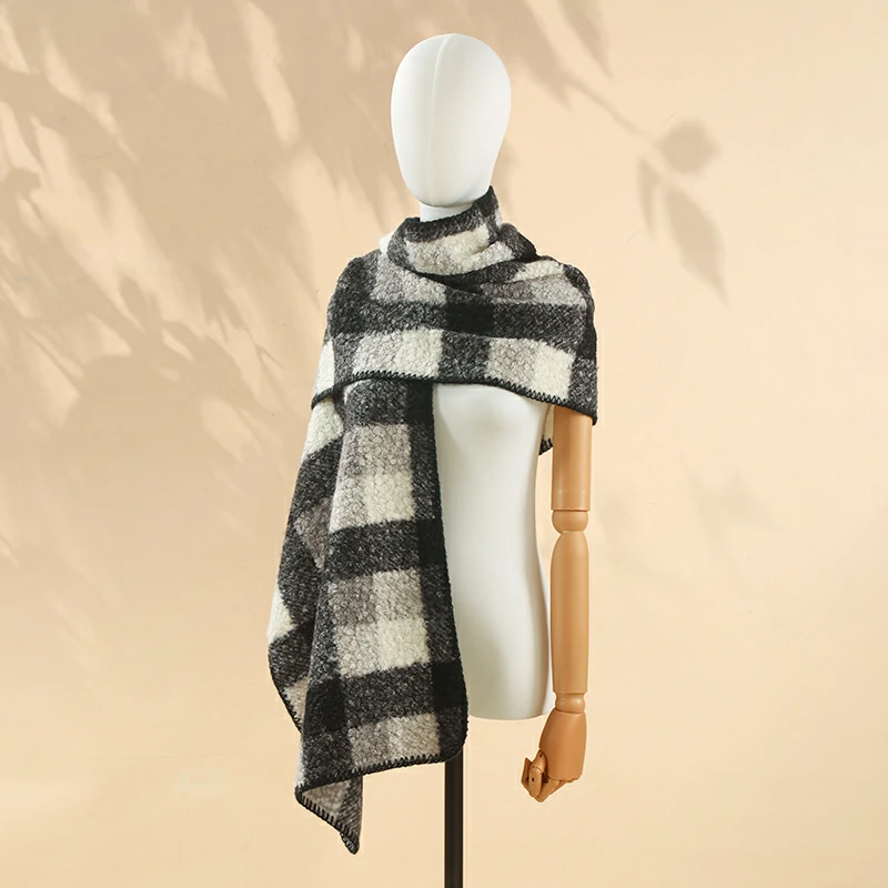 Plaid Women's Scarf with Wool Texture - Black&White